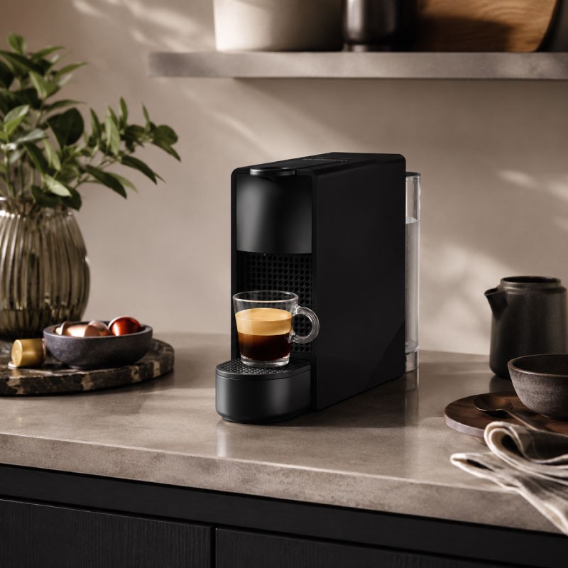 Nespresso Essenza Mini C30 أسود
